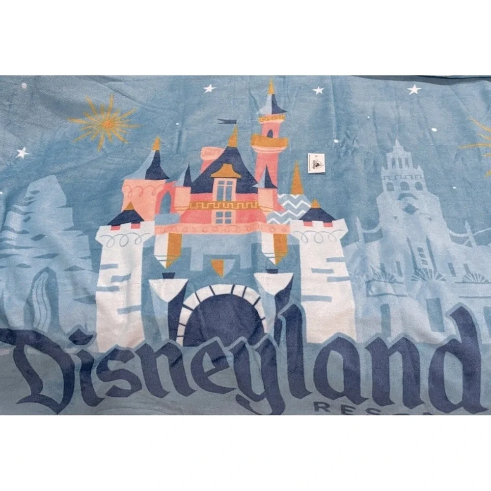 Disney Parks Beach Towel - Disneyland Parks Vibrant Color Disney Castle NWT